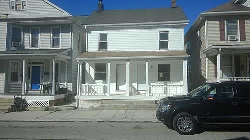 1st image of 202 2nd Ave