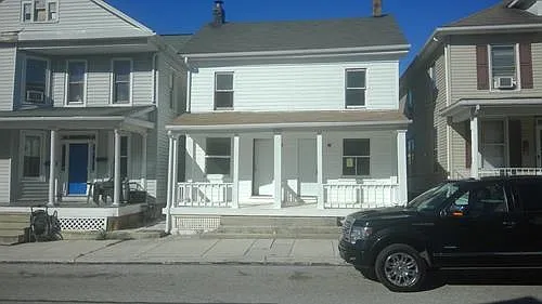 202 2nd Ave