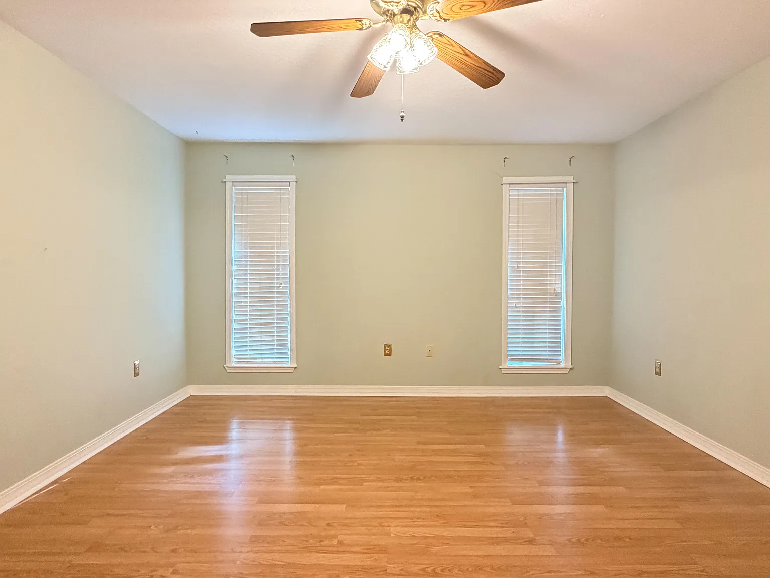 3 bed, 2013 sqft, $2,200 — Photo 4