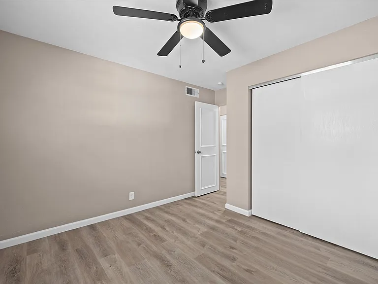 15 Manor Dr #1 — Photo 6