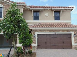 9621 Town Parc Cir S, Parkland, FL 33076