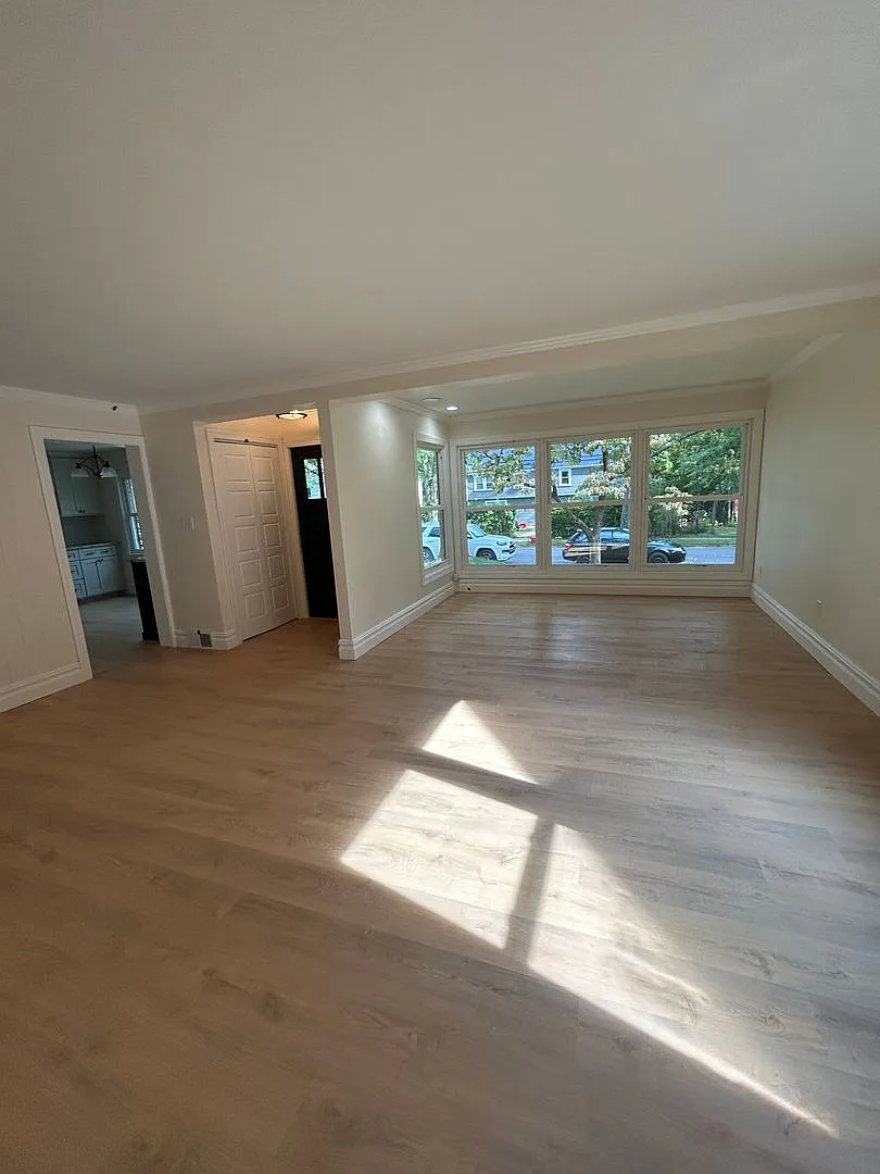 Newly Remodeled 3 bed, 3 bath House — Photo 4