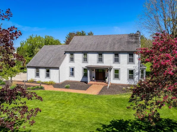 W291N1124 Churchview DRIVE, Waukesha, WI 53188