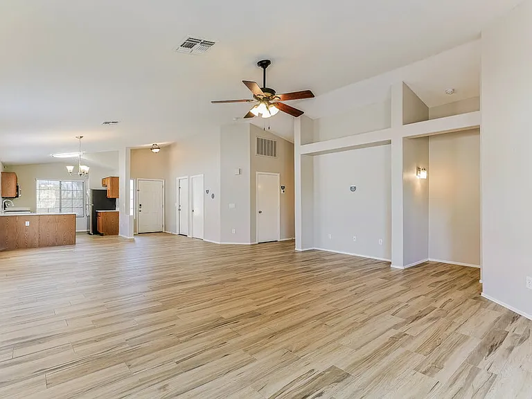 510 N Danyell Dr — Photo 5