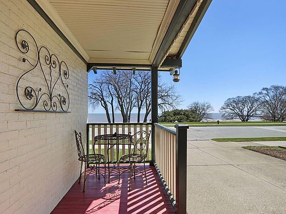 2nd image of 1632 Michigan BOULEVARD