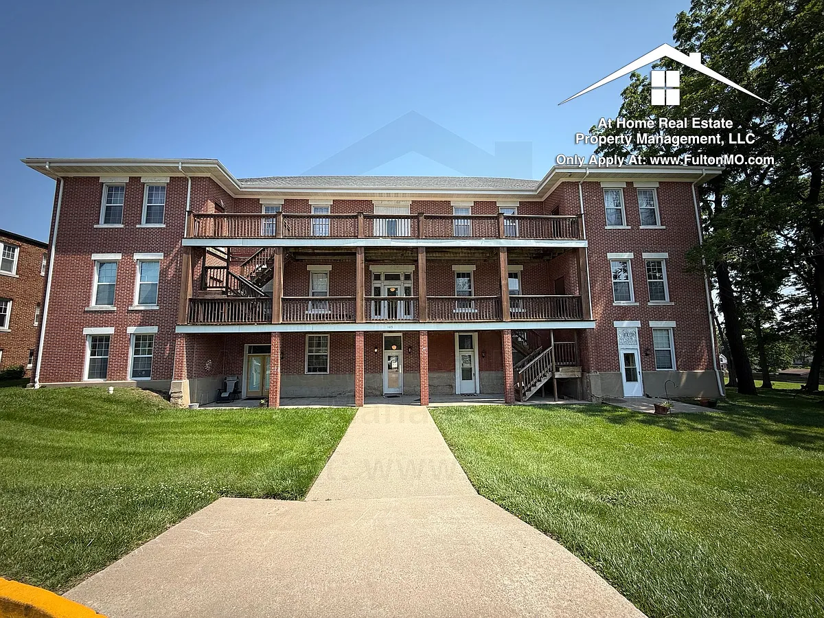 Building Photo - 103 E 10th St #13