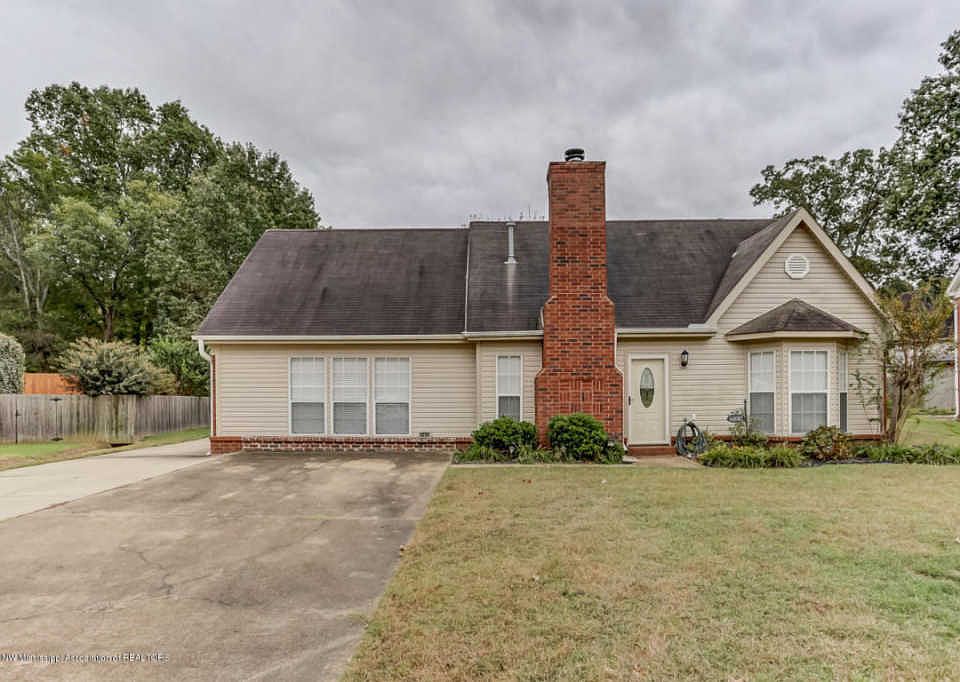 1st image of 6890 Lake Forest Dr
