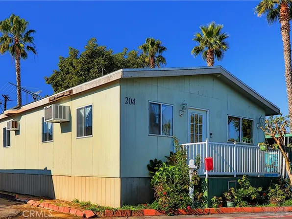 204 Vienna Dr #204, Santa Ana, CA 92703