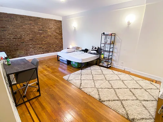 Rented by Voro New York | media 30