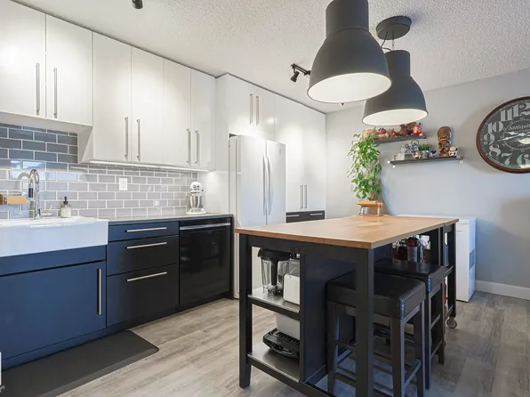 10175 109th St NW #805, Edmonton, AB T5J 3P2