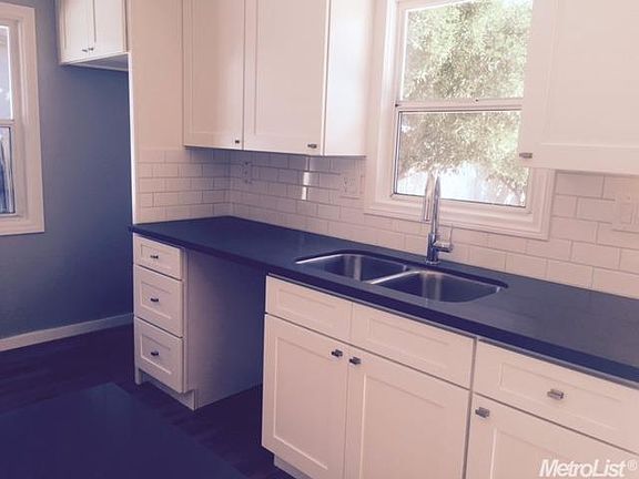 5th image of 1644 W Oxford Way