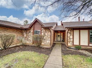 690 Pine Needles Dr, Centerville, OH 45458