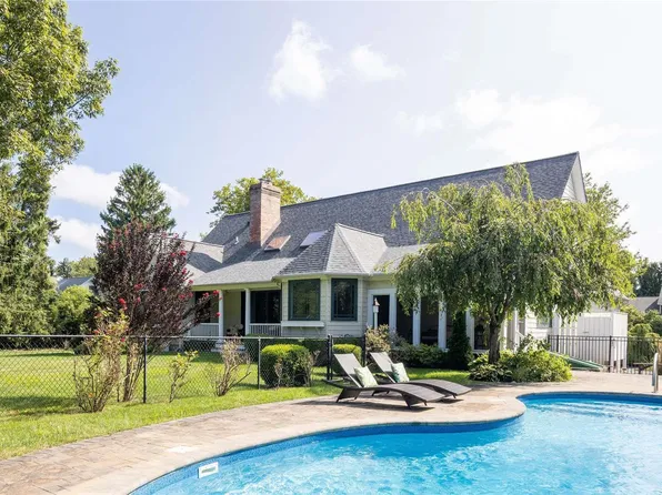 2700 Fairway Drive, Cutchogue, NY 11935