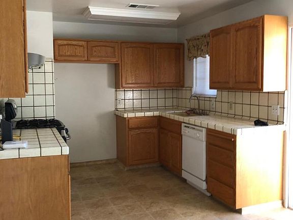 3rd image of 3226 Golf Dr