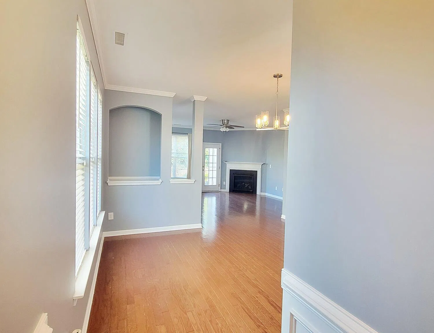 2 bed, 2.5 bath, 1456 sqft, $1,650 — Photo 2