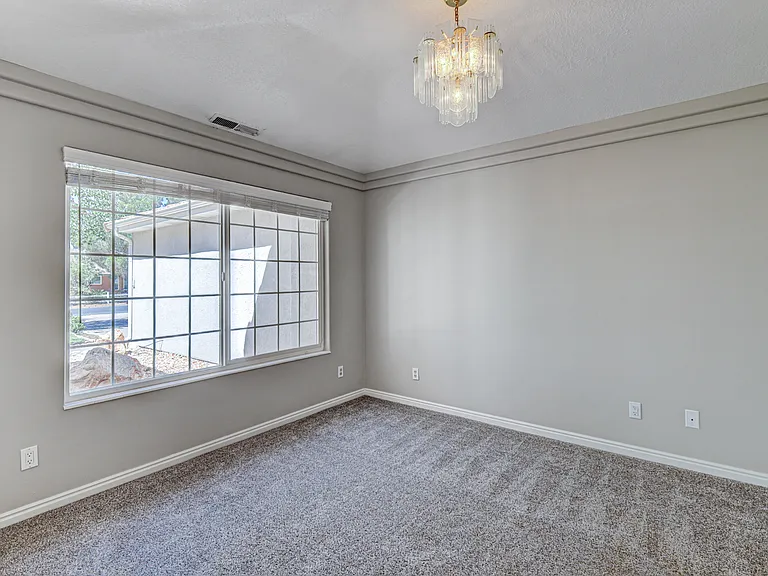 1545 W 5650 N — Photo 24