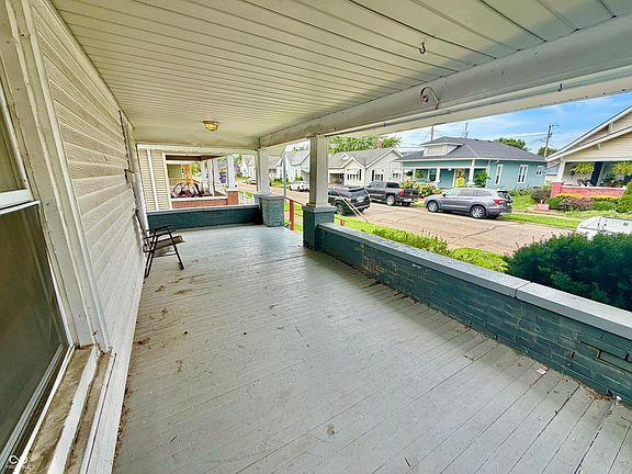5th image of 131 2nd St