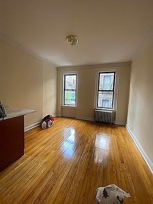 5th image of 435 E 74th St APT 2C