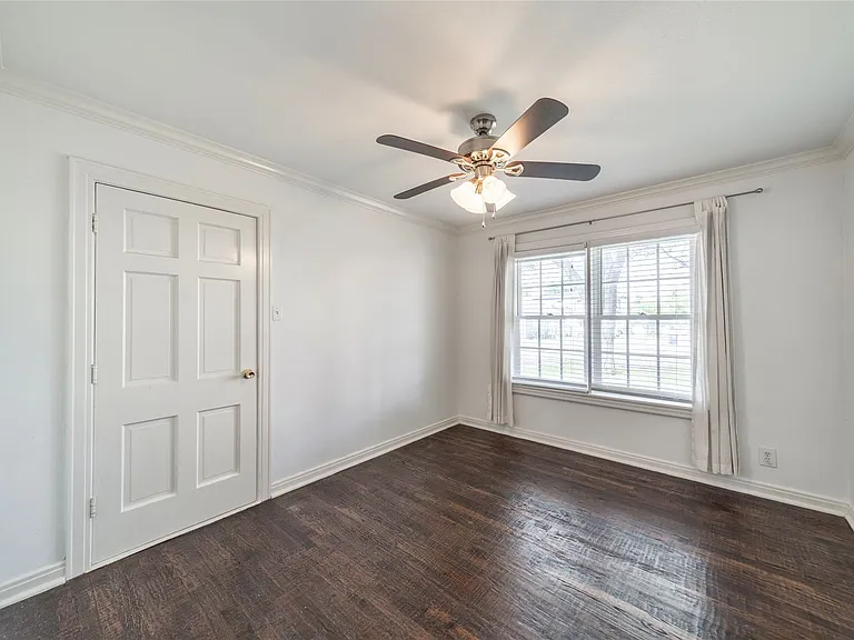 7302 Kenwell St — Photo 11