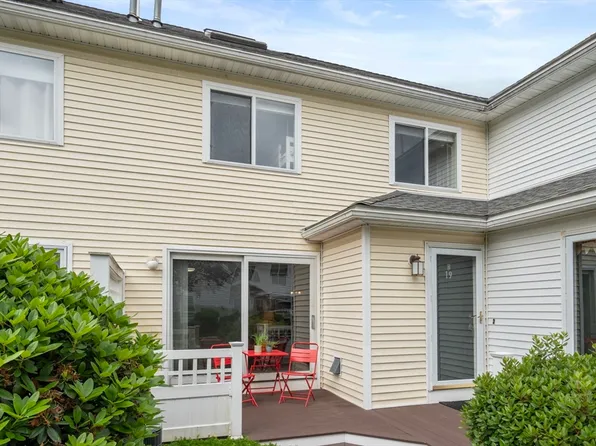 360 Littleton Rd Unit H19, Chelmsford, MA 01824