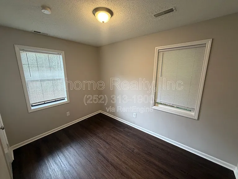 600 S Vyne St #F — Photo 9