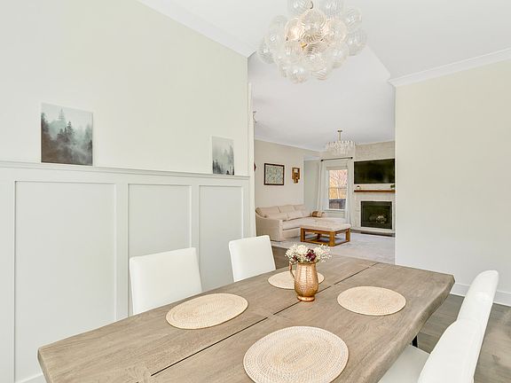 5th image of 173 Magnolia Pl