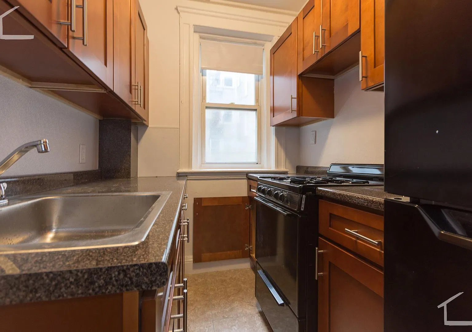 No Brokers Fee, No Security Deposit, Heat Hot Water Included, 2 Bedrooms With No Livingroom, Laun... — Photo 1
