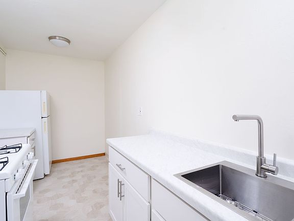4th image of 2310 Harriet Ave S #B3
