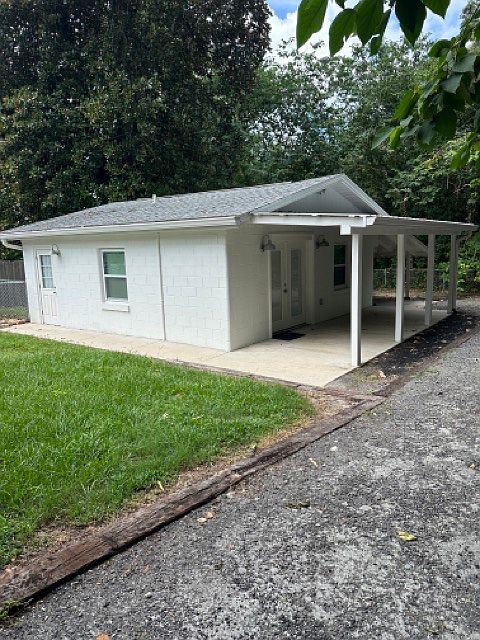 1st image of 2510 SE Lake Weir Ave #2