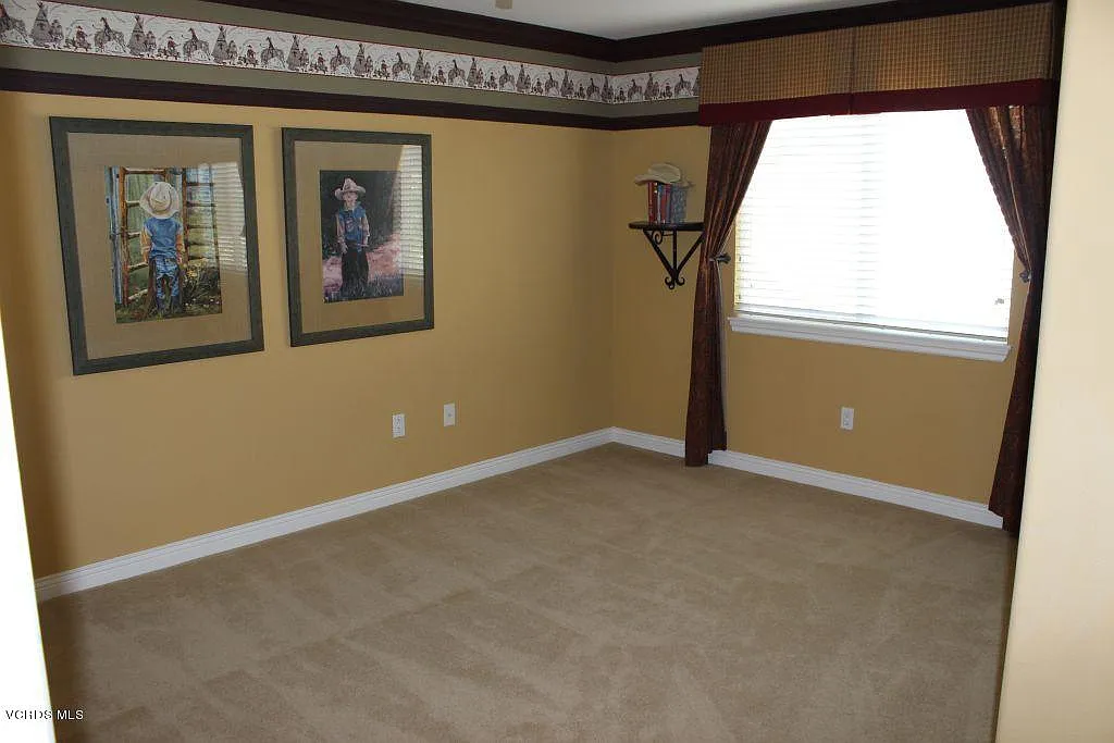 4 bed, 7840 sqft, $6,800 — Photo 3