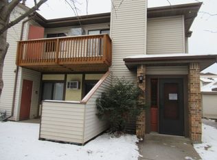 2049 Parkside Dr, Saint Paul, MN 55119