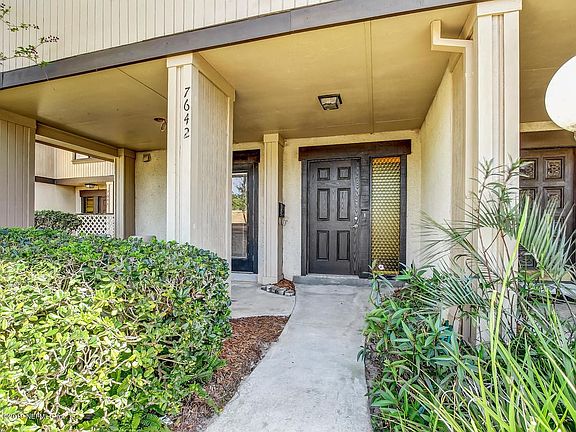 7642 Las Palmas Way Unit 147-005-27-Entr