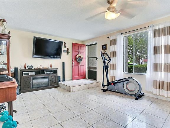 4th image of 2918 Pine Cone Cir