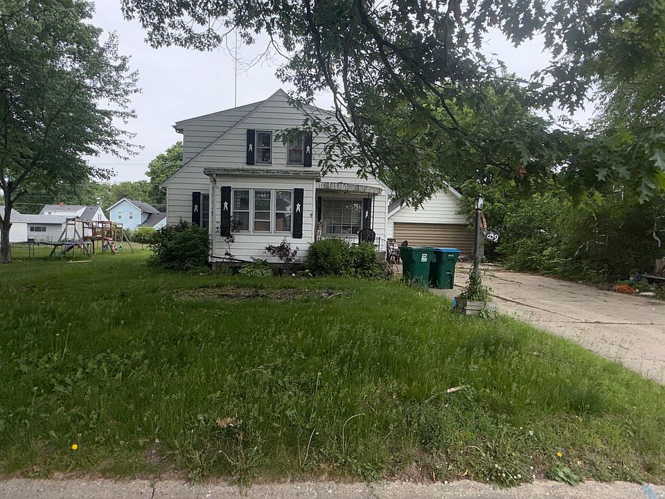 1st image of 609 E 5th St