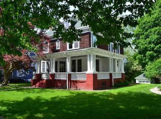 17 Lakewood Pl, Troy, NY 12180