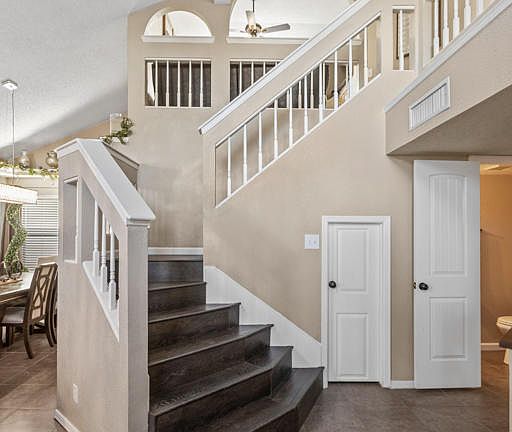 3rd image of 12068 Meadow Gate Dr