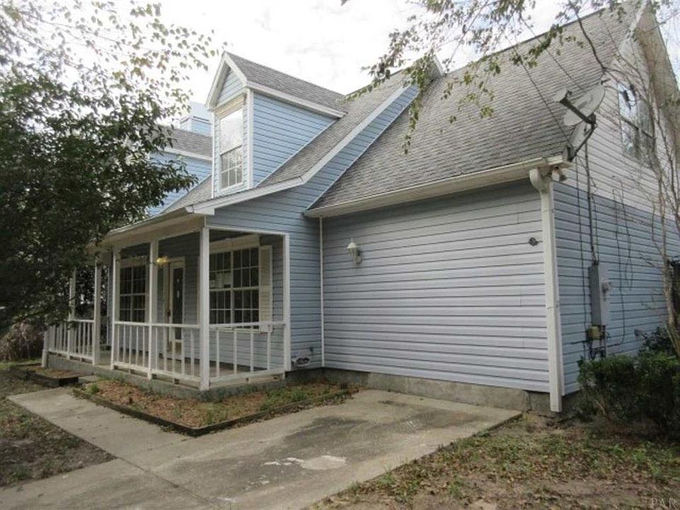 1st image of 300 Robinhood Ln