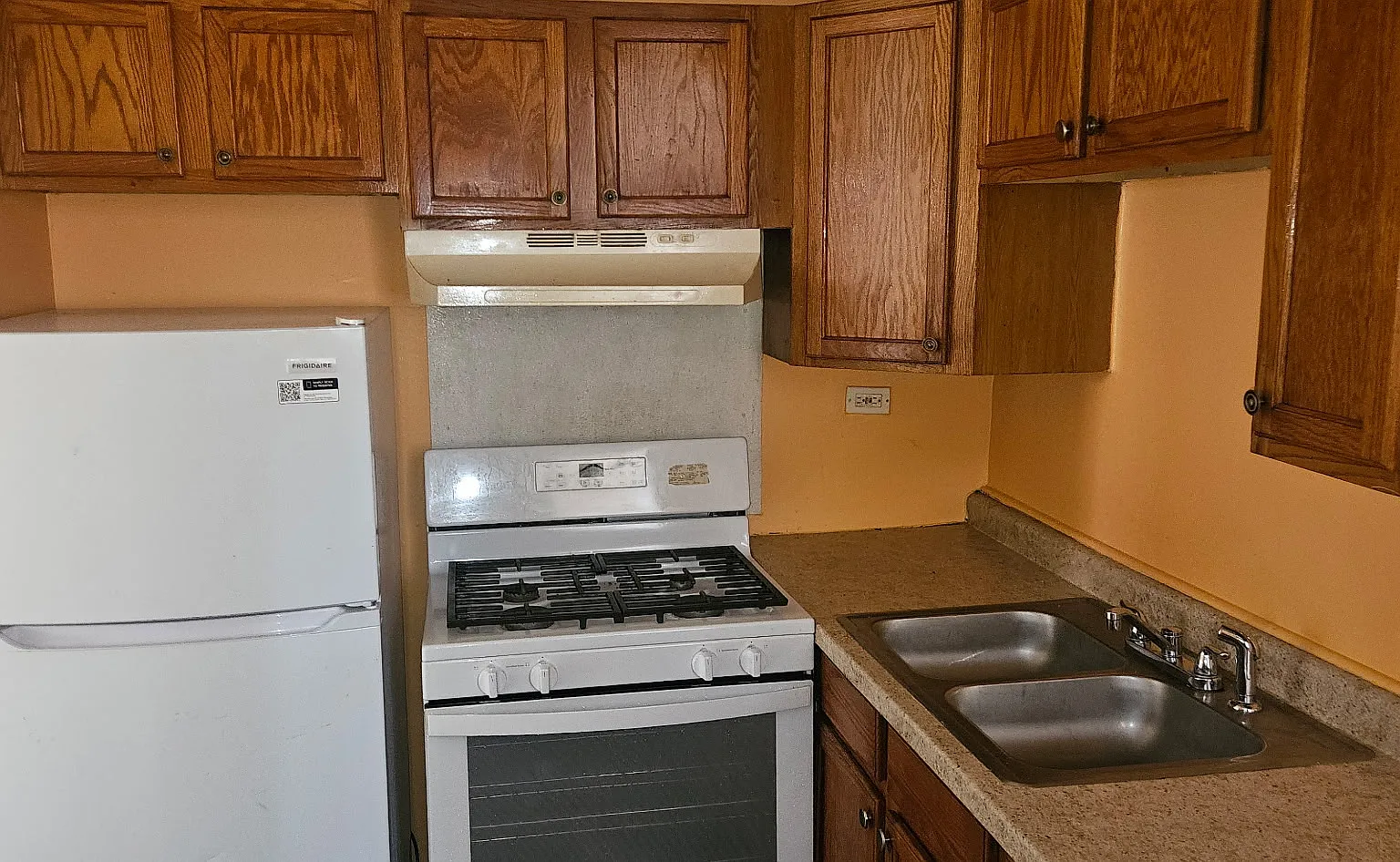 2 bed, 1000 sqft, $1,175 — Photo 3