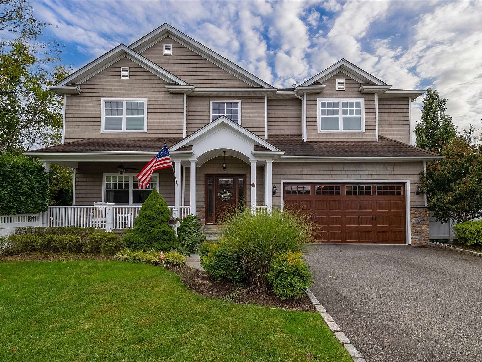 100 Raymond Street, Rockville Centre, NY 11570 Zillow