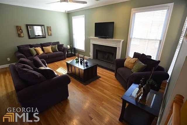 2nd image of 689 Bonaventure Ave NE Room 2