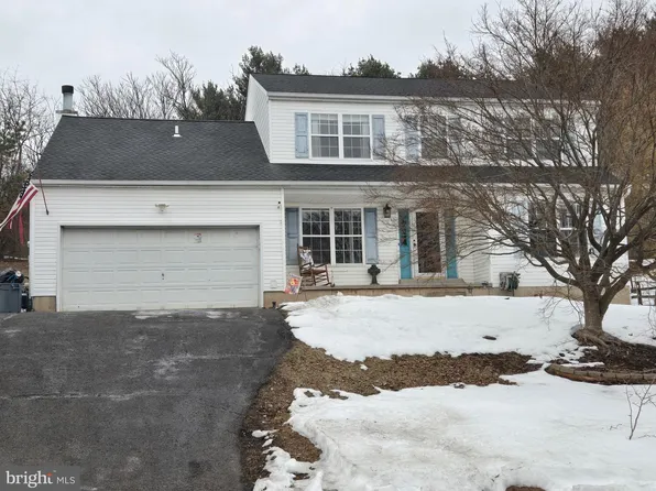 2426 Donna Ln, Pottstown, PA 19464