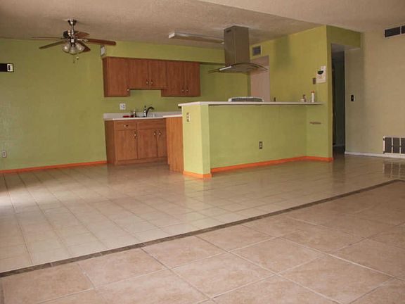 4th image of 1358 S Desert Crest Dr