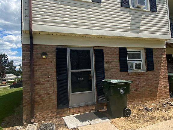 4th image of 960 E High St APT R
