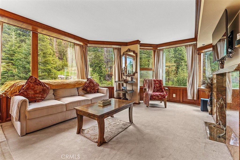 400 Squaw Creek Rd