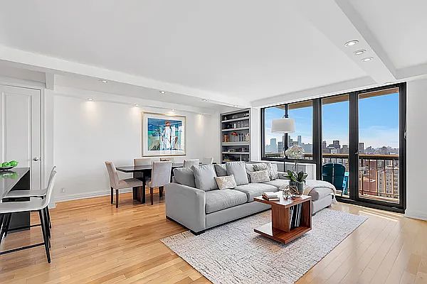 1st image of 1438 3rd Ave APT 27B