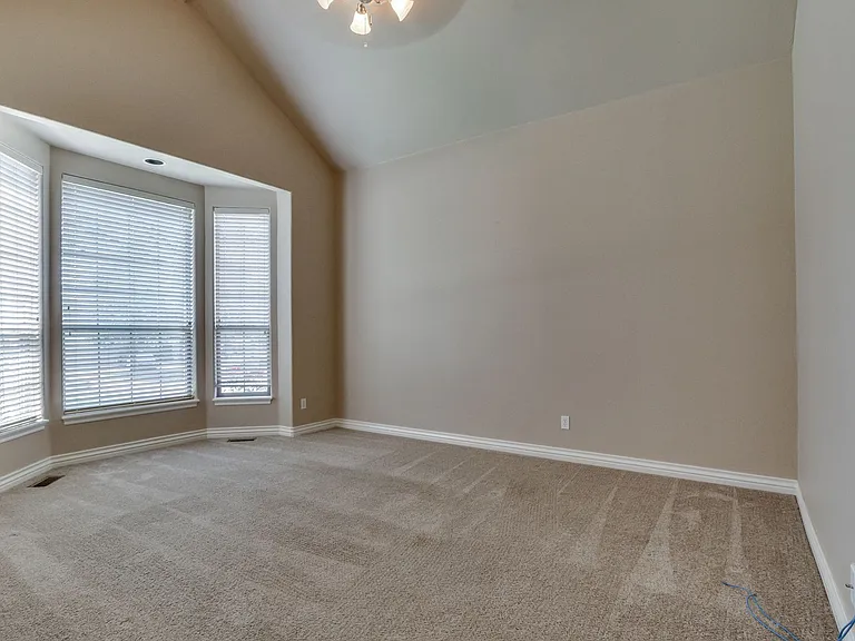 3341 Heritage Green Cir — Photo 9