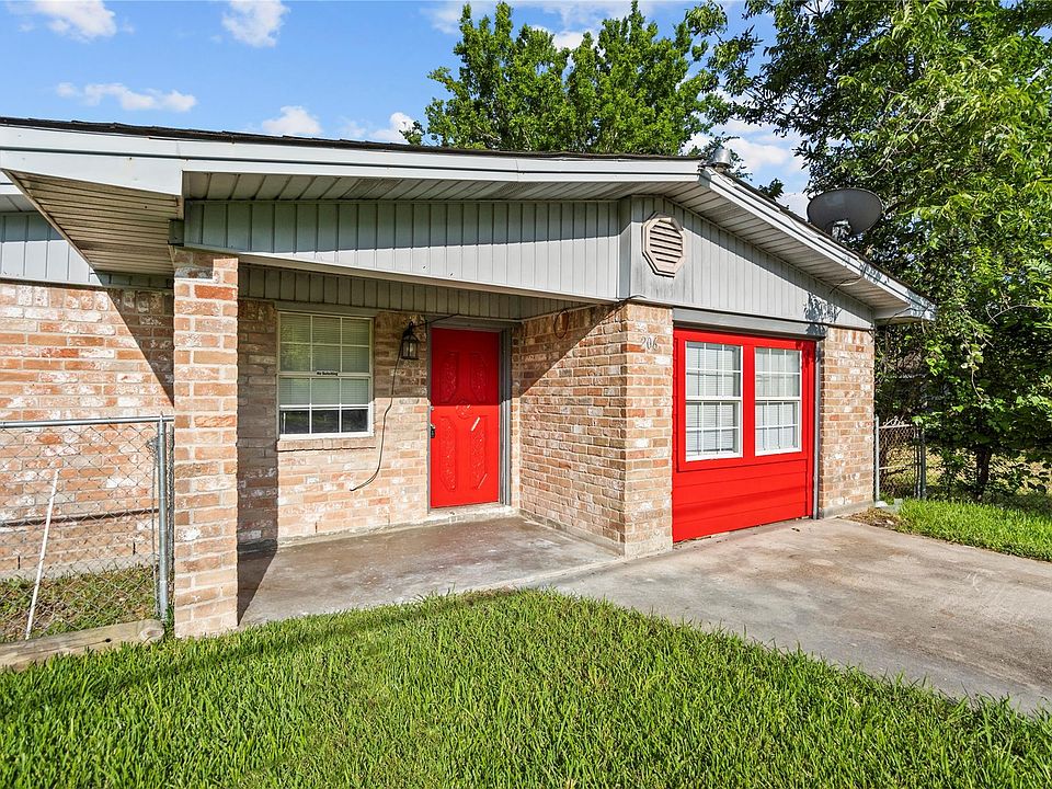 1st image of 206 S Texas St