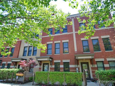 645 N Kingsbury St, Chicago, IL, 60654