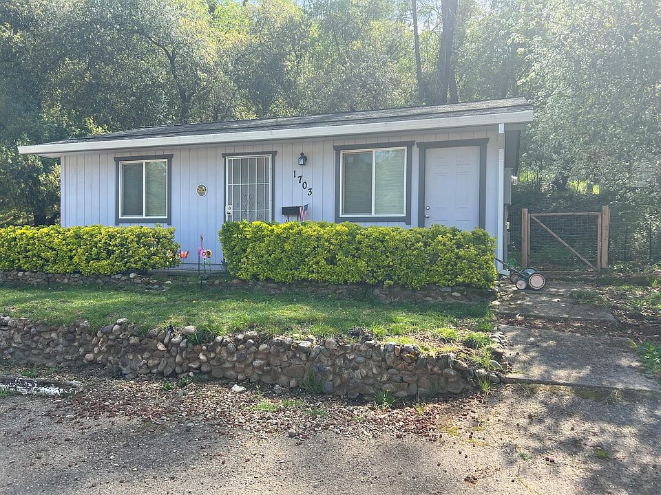 2nd image of 1703 Kenyon Dr