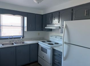 605 Woodmere Dr APT 2, New Stanton, PA 15672